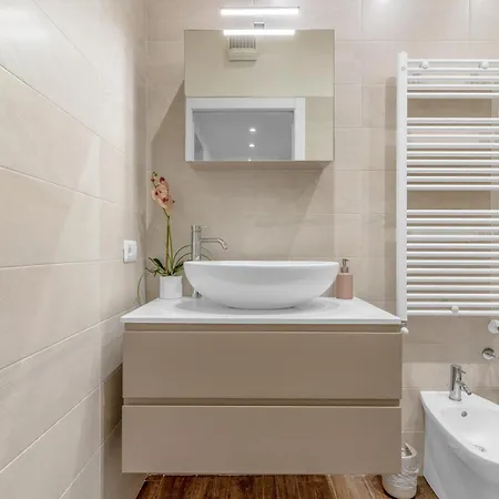 Apartment Corsica Comfort Suites-10 Min To Linate Airport *